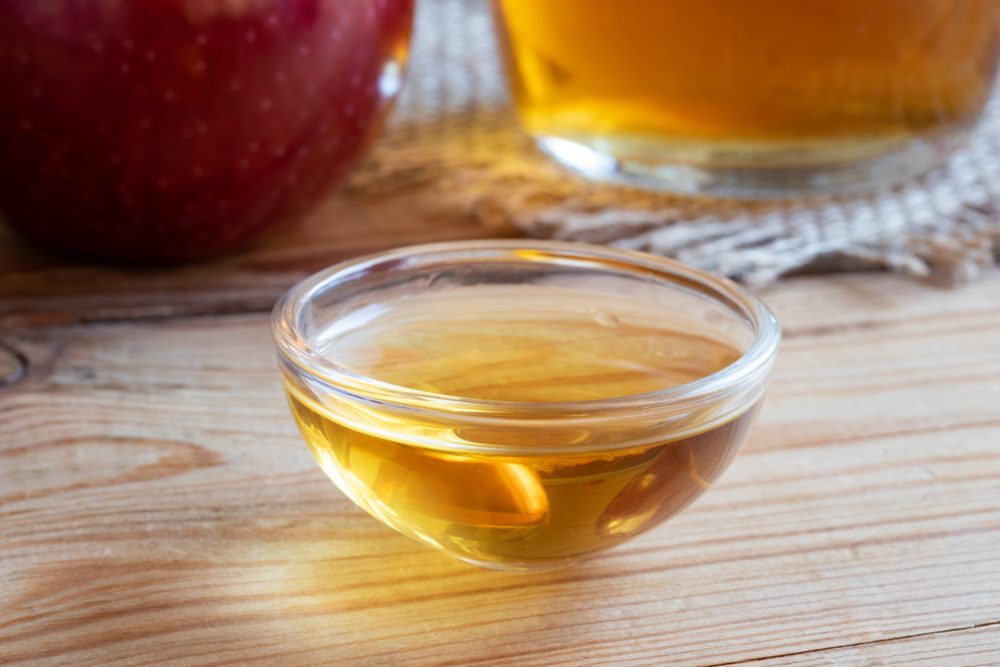 white vinegar uses trap fruit fly
