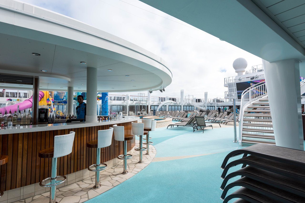 Waves Bar