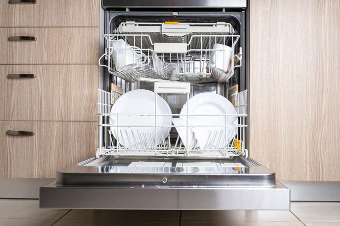 How to Load a Dishwasher the Right Way