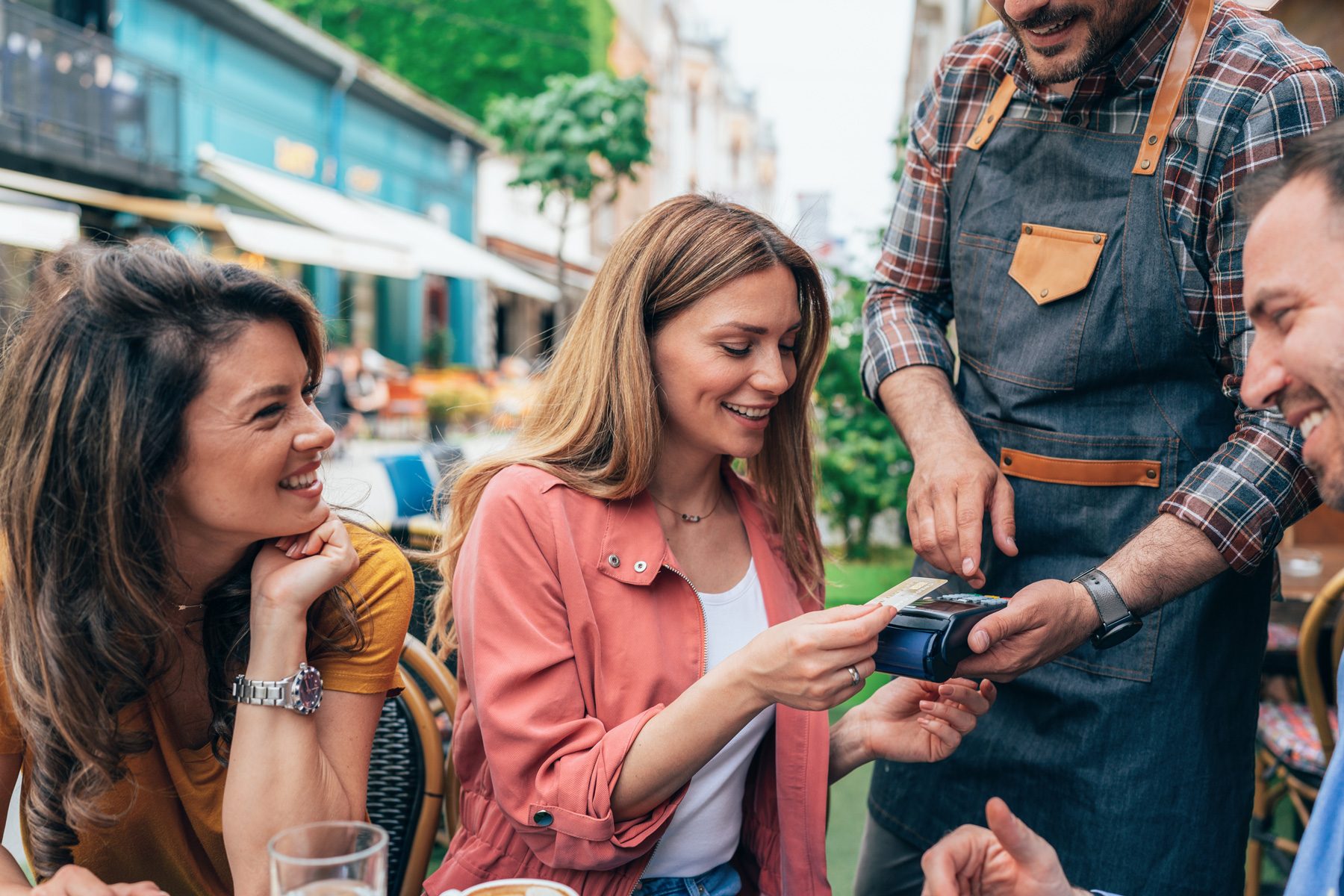 14 Rude Manners That Are Actually Polite In Other Countries 