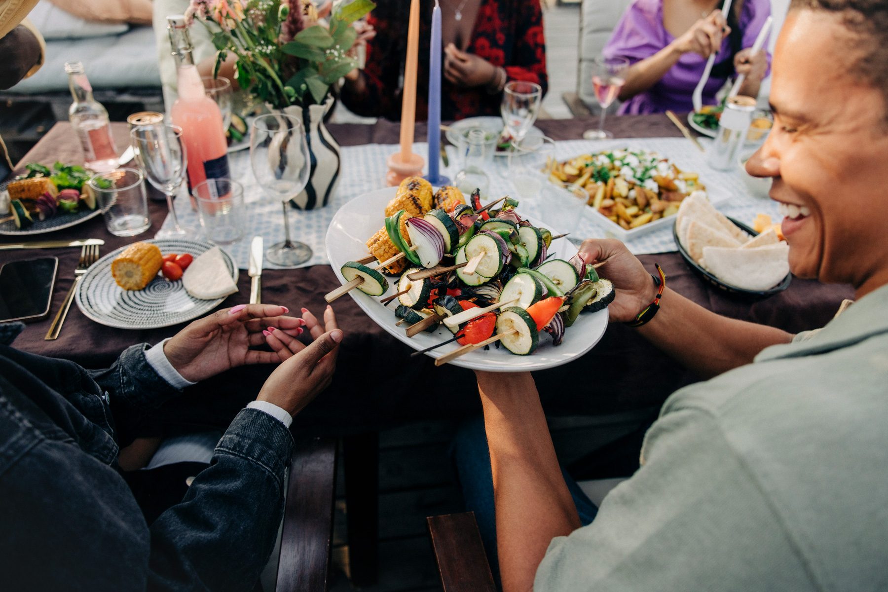 14 Rude Manners That Are Actually Polite In Other Countries 