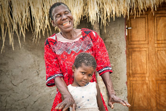 How To Say Grandma And Grandpa In Different Languages Gettyimages 1305249024