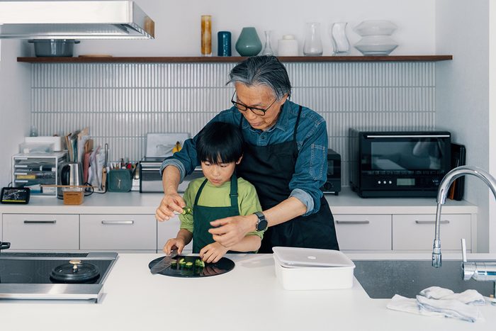 How To Say Grandma And Grandpa In Different Languages Gettyimages 2210164928
