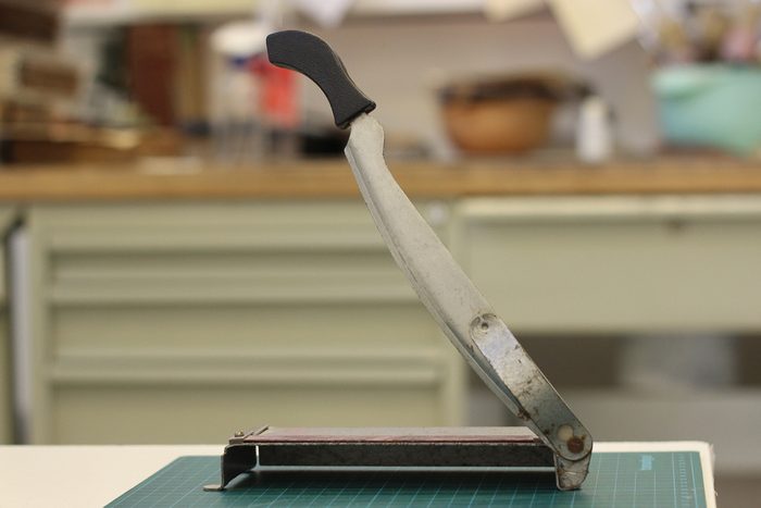 side view of paper cutter